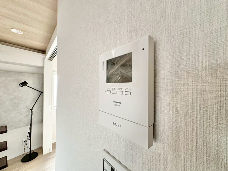 その他 誰が来てもわかる様にモニター付きインターホンを設置。