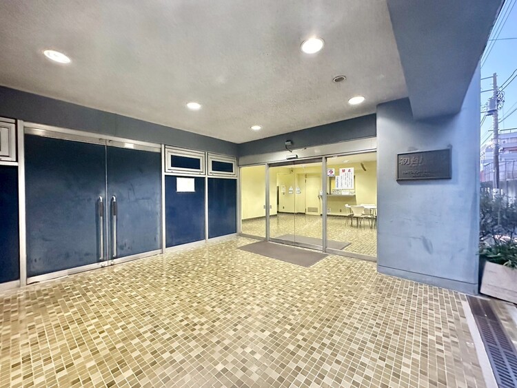 その他 上質感漂う玄関アプローチです。