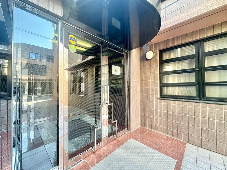 その他 上質感漂う玄関アプローチです。