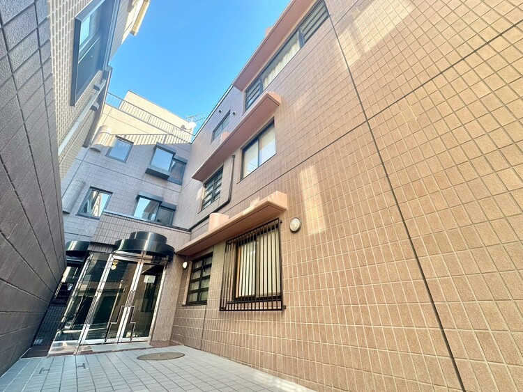 その他 上質感漂う玄関アプローチです。