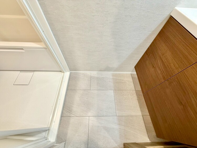 その他 十分な広さの脱衣所。