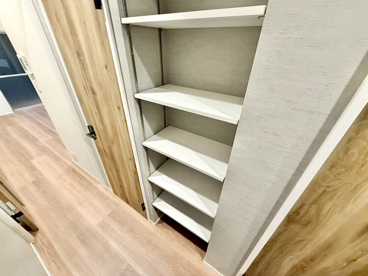 その他 家電やスーツケース、ストック品など何でも片付く嬉しい空間です。