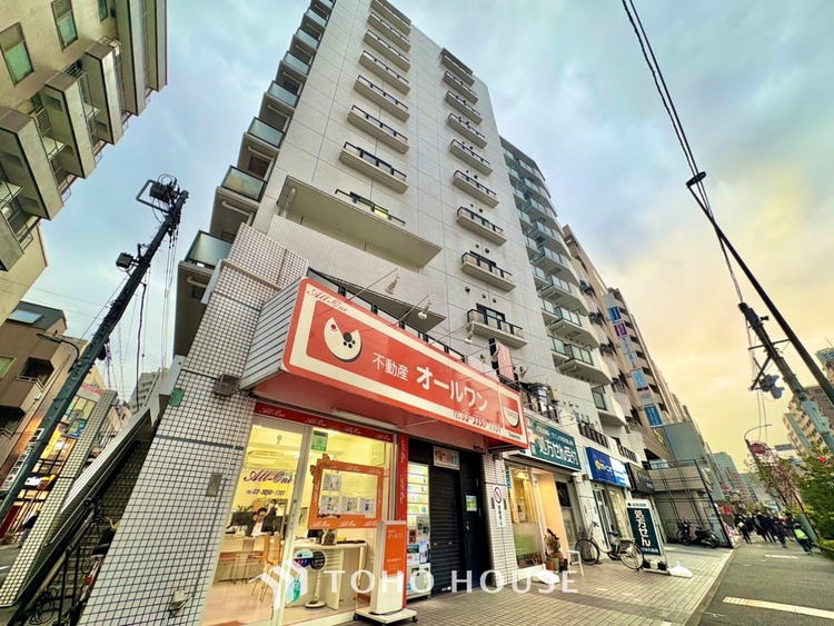 外観 ◆間接照明◆オレンジ色の光が僕達を大人な気分にさせる。静かで優しく語りかけるその光は、今日の終わりを告げてくれ、でも明日にはいい事が必ず来るよ。そんな囁きが聞こえてくる