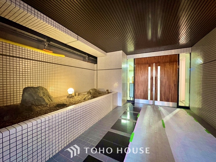 外観 ◆隠された美しさ◆流麗な音楽が流れているような繊細でいながら整然かつ堅牢なこの空間。この空間は確かに美しい。しかし、そこには美しさ以上のものが隠されている。