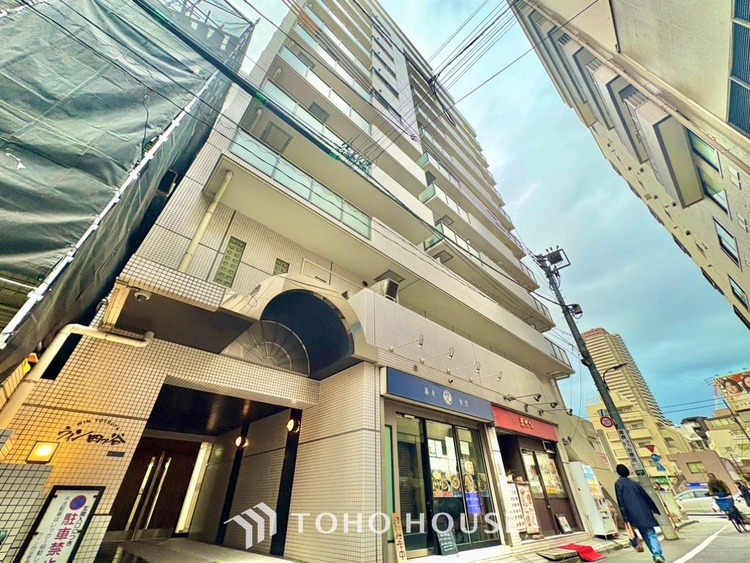 外観 ◆色彩◆この空間に放たれた光は華美なまでに演出されたデザイン。流れる時をより芳醇なコーヒーの様な色彩奏でるアダージョ。そして情景豊かな作品のような暮らしがイメージできる。