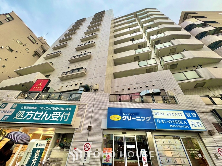 外観 ◆リビング◆そこには目を輝かせ笑顔で見つめてくれる君がいて、「おかえり」の言葉がこだまする。何気ない日々の挨拶は僕にとっては幸せで、同時に君の瞳にも恋している。