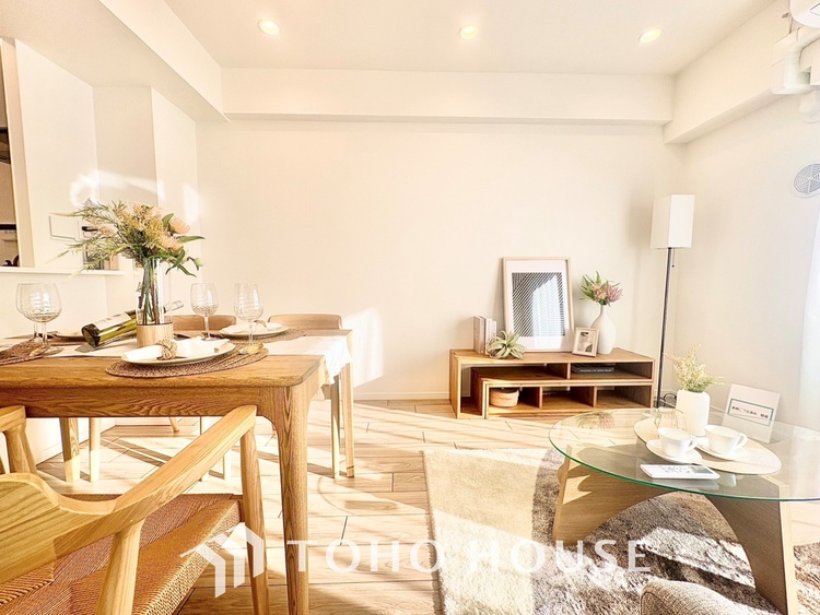 内装 お子様の面倒を見れる時間が増え時短になります。加えて手荒れも防げてしかも節水が高い為、大変人気があり重宝します。