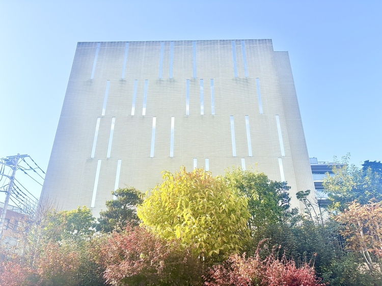 外観 【Space of cure】◆癒しの空間◆採光とセンスを散りばめた空間。それは『柔らかさ』に似た素敵な居場所。そこに暮らす人のことを考えつくり出したものは『癒し』という心地よい居場所なんだと思う