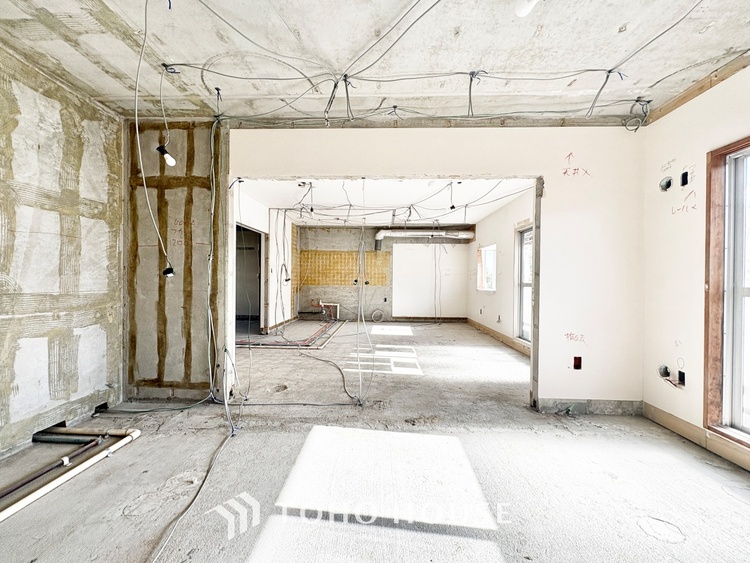 内装 使いやすく、明るい洋室に仕上がります。子供部屋や趣味のお部屋にご利用できます。