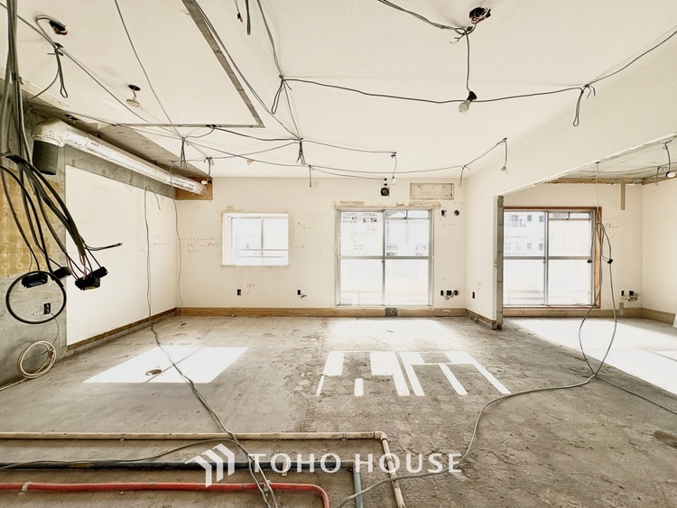 内装 「想像していた以上に広い」が写真を撮っているときの感想です。家事動線に配慮したプランによりご家族がくつろげる明るく広い空間が確保できました。