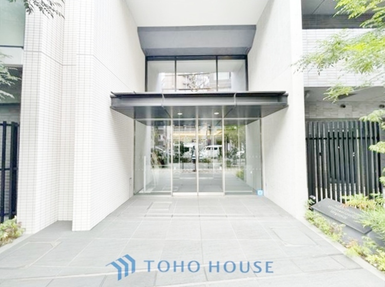 エントランス ◆癒しの空間◆室内構成に拘り採光とセンスを散りばめた空間。それは『柔らかさ』に似た素敵な居場所。そこに暮らす人のことを考えつくり出したものは『癒し』という心地よい居場所なんだと思う