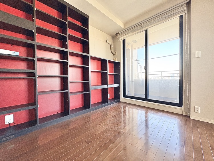 内装 現在改装中◆快適◆な暮らしに不可欠な収納スペース。快適さとともに思い出も詰まっていく。