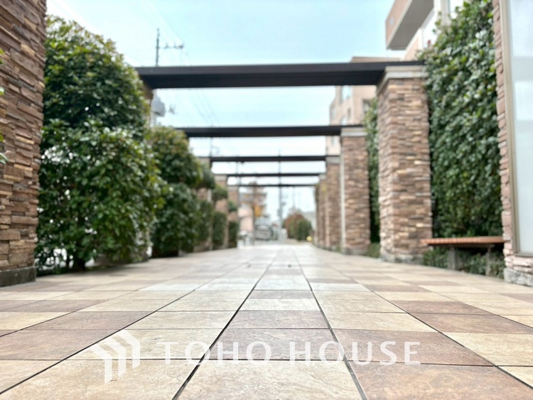 外観 【APPEARANCE】◆陽光◆が差し込む。この開放的な空間に家族の笑顔が集う。家族が一緒に過ごす空間は明るく、そして居心地よく。