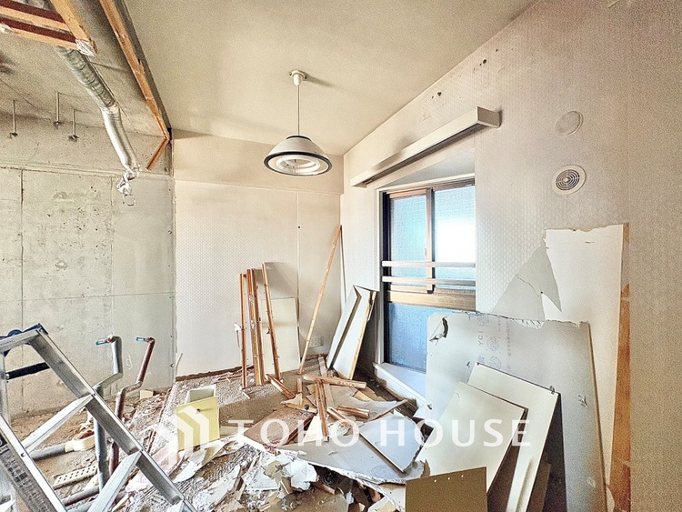 内装 現在改装中◆属毛離裏◆子は父を手本とし、母に愛育されて成長する。家族の深い繋がり。いつまでも大切にしたい。