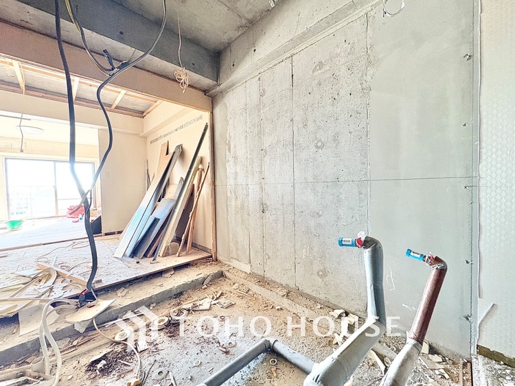 洗面 現在改装中◆快適◆煌びやかな暮らしの中にも忘れたくない快適さ。大きな収納が助けてくれます。