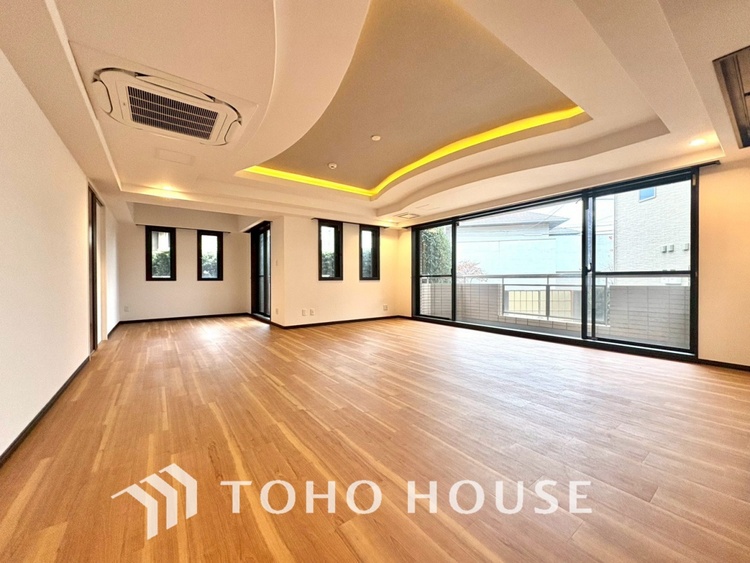 内装 【LIVING】◆住む喜び、楽しさ、感動◆を君と共有したい。いつまでもずっと家族を見渡せるこの広い空間で。