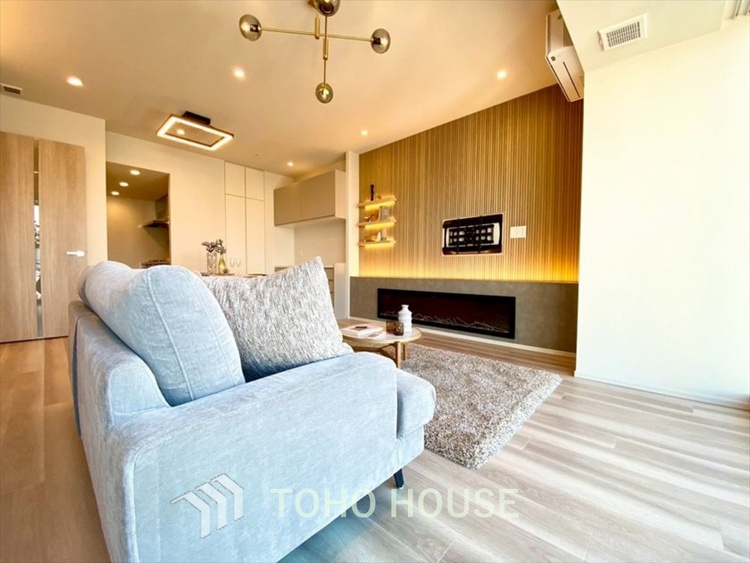 内装 【LIVING】◆扉を◆開くとこの景色。家族の”おかえり”の声が聞こえてきそう。