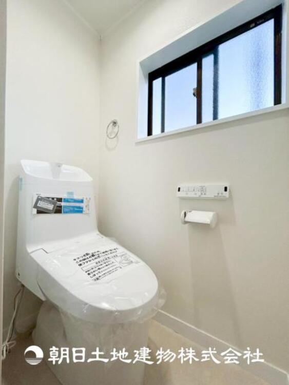 トイレ 【トイレ】大切な1人時間。寛ぎだけではない、快適な生活を送る為に必要なもの。毎日使う場所だから、より快適な空間に仕上げられています。