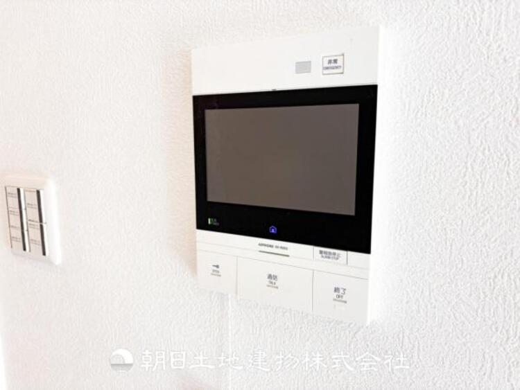 その他 TVモニター付きインターホンは訪問者のお顔を確認出来安心な機能です！