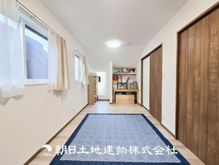 内装 【居室】設計者のセンスが求められる大切な空間だからこそ、落ち着いて過ごせる癒しと寛ぎの空間が欲しい。そんな願いを叶えました。