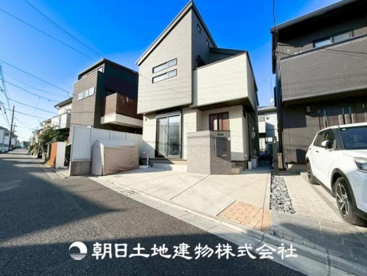 外観 【外観写真】表現された空間はたくさんの光を浴び、風を感じ、暮らしの時間を豊かにしてくれます。デザインされた空間と競い合うかのような充実した建物と共に大切な家族の思い出を刻んでいきます。