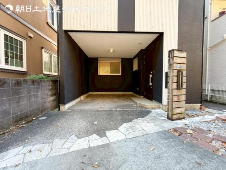 駐車場 これからリフォーム工事を行います