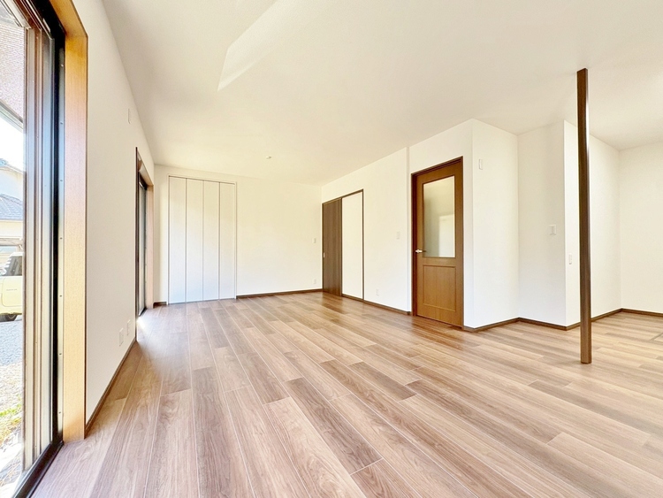 居間 飾り過ぎないシンプルな内装と偏り過ぎないデザインで統一しました。