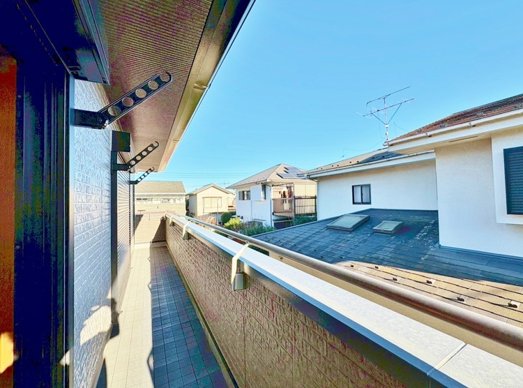 バルコニー 暮らしの中で、光と風を演出してくれるバルコニー。