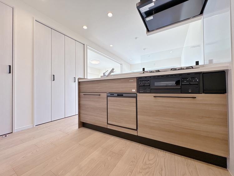 キッチン 洗練されたスタイリッシュなデザイン性と使いやすさを備えた仕様。