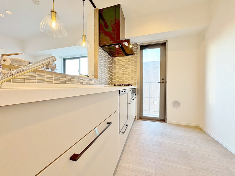 キッチン 洗練されたスタイリッシュなデザイン性と使いやすさを備えた仕様。