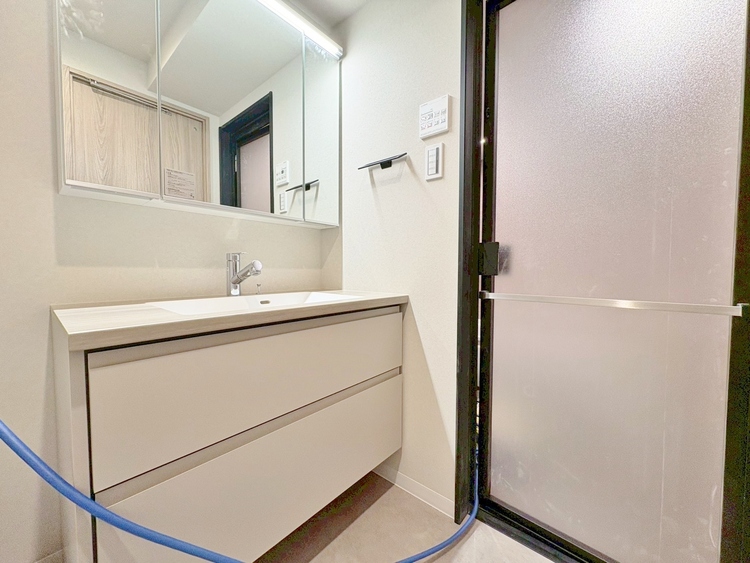 洗面 清潔感と心地よさを重視した、上質感漂うパウダールーム。