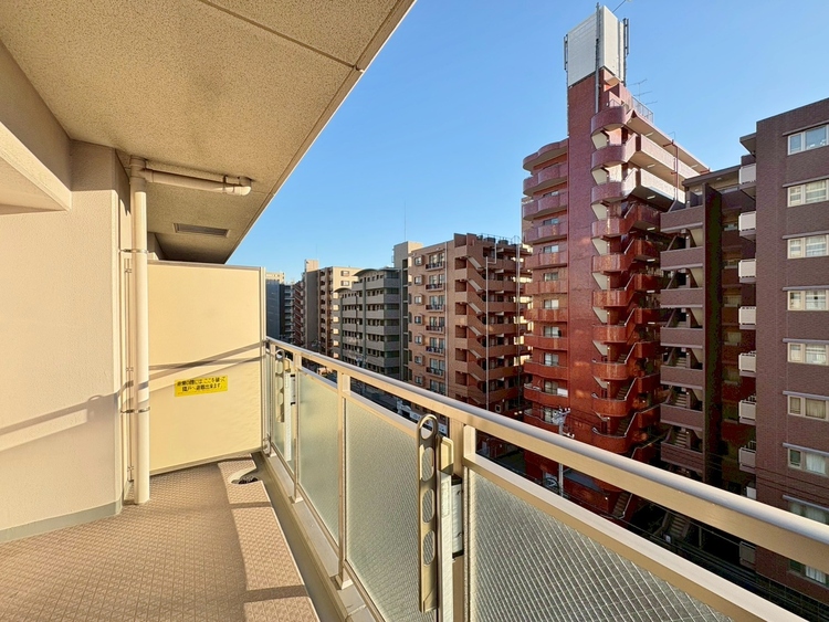 バルコニー 暮らしの中で、光と風を演出してくれるバルコニー。