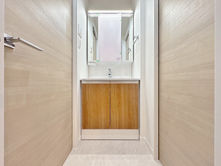 洗面 何かと物が増える場所だからこそ、スッキリと見映えの良い空間に。