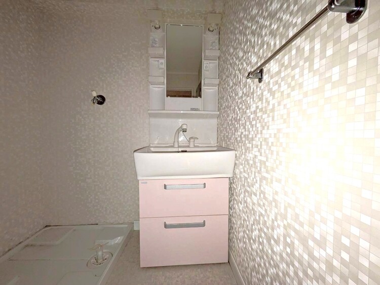 洗面 何かと物が増える場所だからこそ、スッキリと見映えの良い空間に。