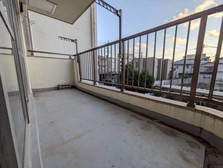 バルコニー 暮らしの中で、光と風を演出してくれるバルコニー。