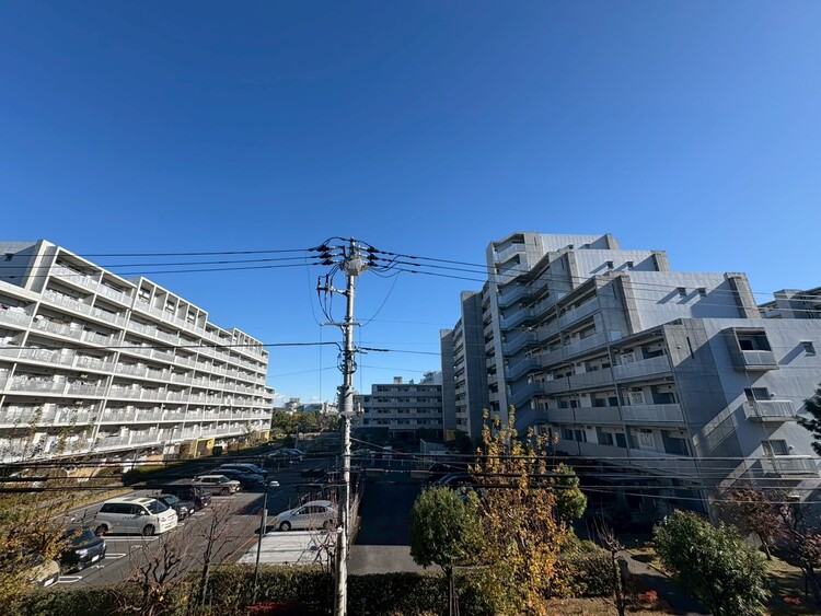 バルコニー 頬をなでる、優しい風を感じることが出来ます。