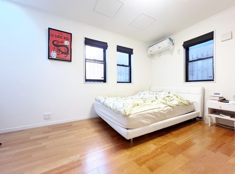 寝室 書斎にするなり、寝室するなりこの１室をどうアレンジするかを想像するだけで夢が膨らみますね。