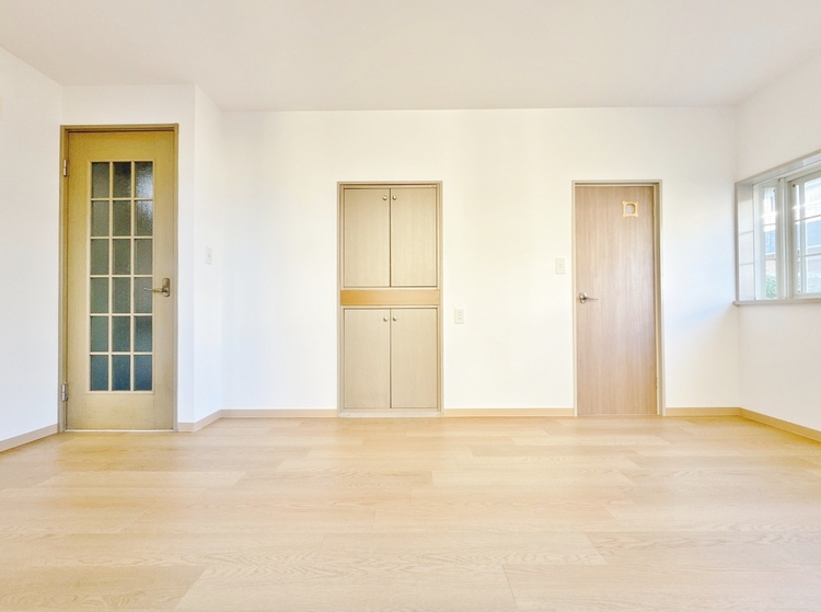 居間 飾り過ぎないシンプルな内装と偏り過ぎないデザインで統一しました。