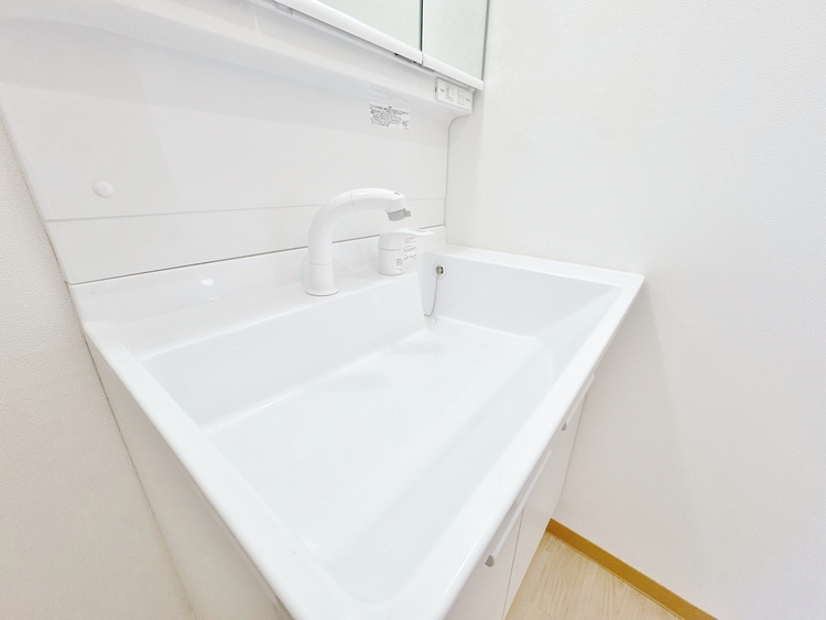 洗面 何かと物が増える場所だからこそ、スッキリと見映えの良い空間に。