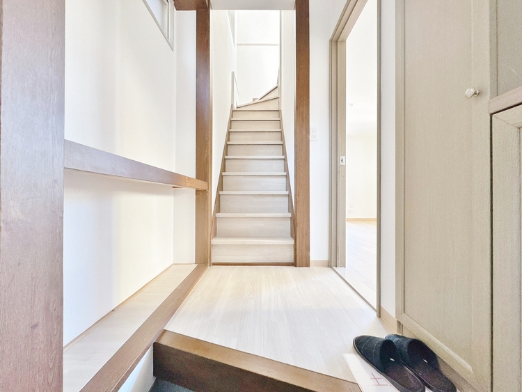 玄関 シューズボックスを完備した玄関です。