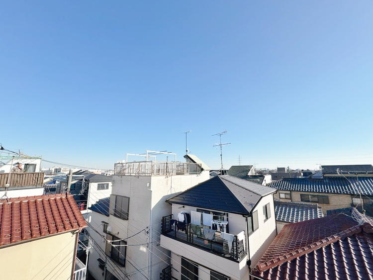 バルコニー 頬をなでる、優しい風を感じることが出来ます。