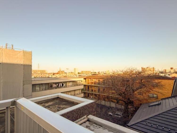 その他 開放感のある眺望。季節による景色の変化を日常の生活と共に感じてください。