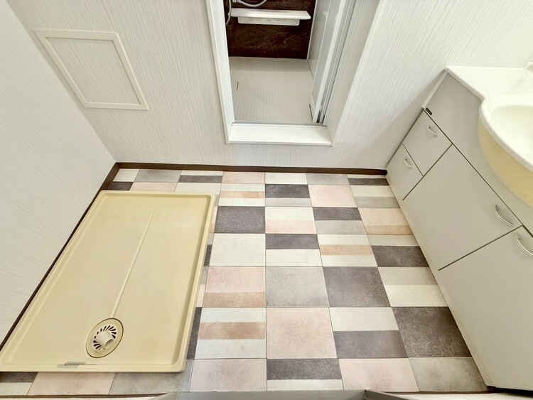 その他 十分な広さの脱衣所。