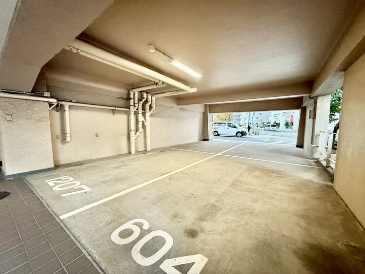 その他 駐車スペースが嬉しいですね。※空き状況は都度ご確認下さい。