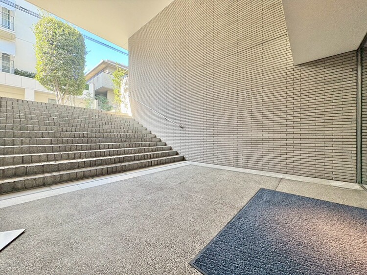 その他 館内は静寂な中が保たれており、管理が行き届いている印象を受けました。