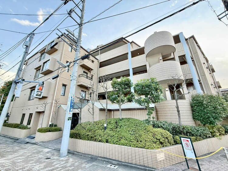 その他 飽きのこないシンプルモダンな外観です。