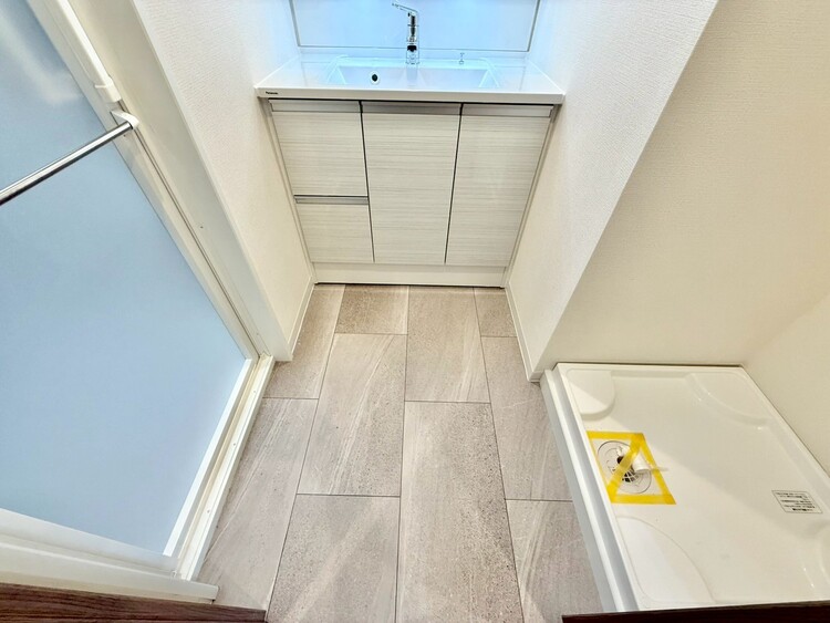 その他 十分な広さの脱衣所。