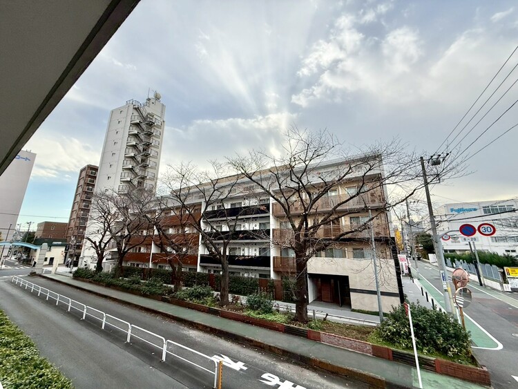 その他 眺望や窓からの景色が良いと、家で過ごす時間も快適です。