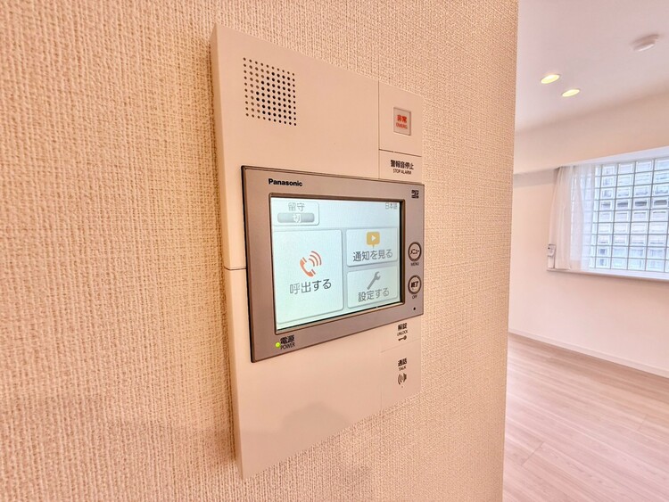 その他 誰が来てもわかる様にモニター付きインターホンを設置。