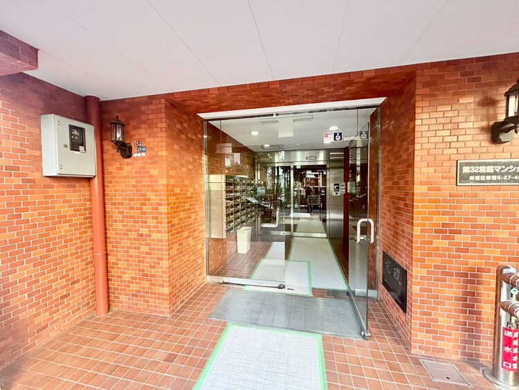 その他 上質感漂う玄関アプローチです。